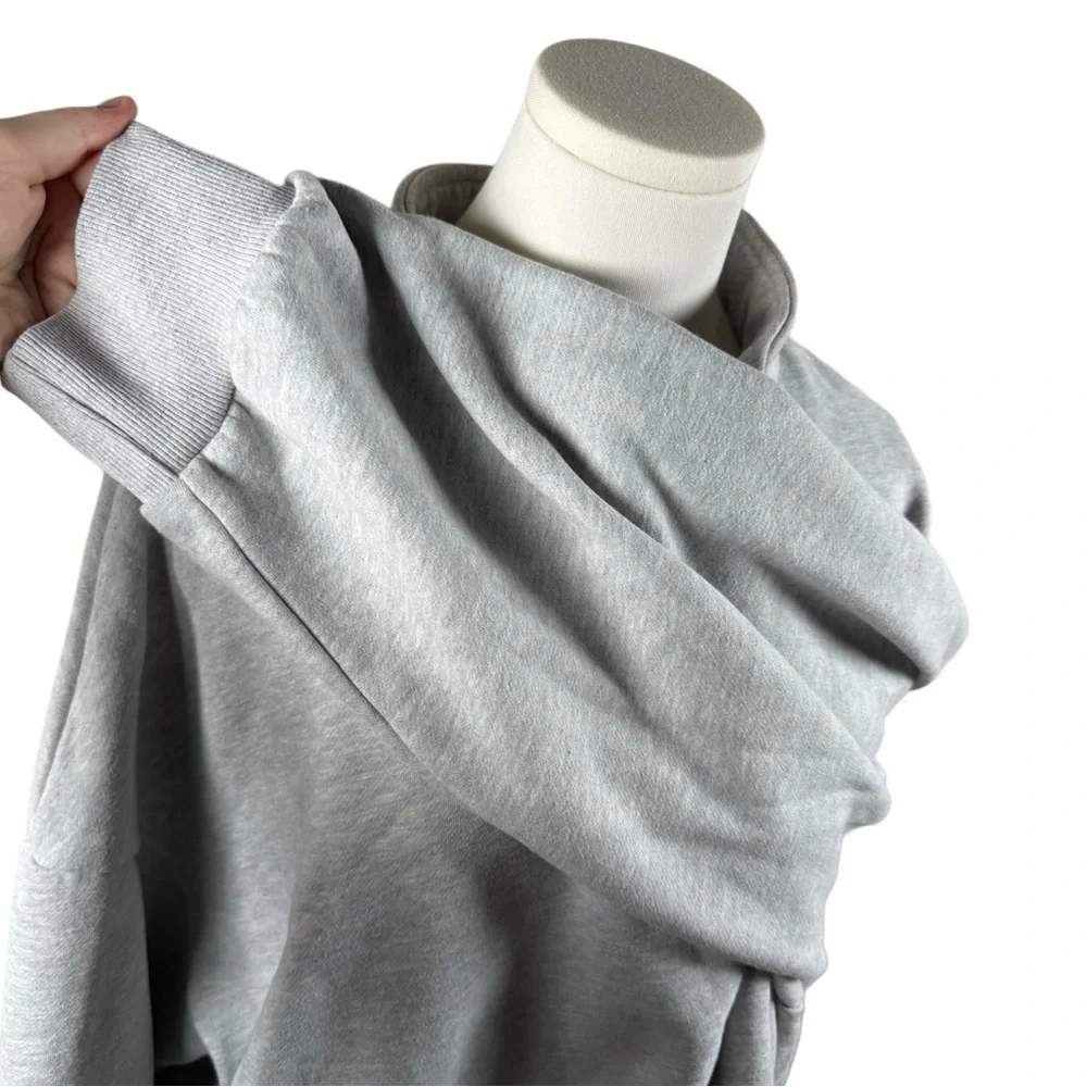 Trendy Queen Classic Neutral Basic Cotton Men's Stylish Gray Zip-Up Sweatshirt